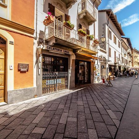 Domus Antica Aosta Hotel Exterior foto